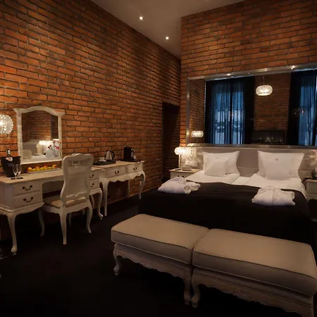 Betmanowska Main Square Adults Only Otel 4*