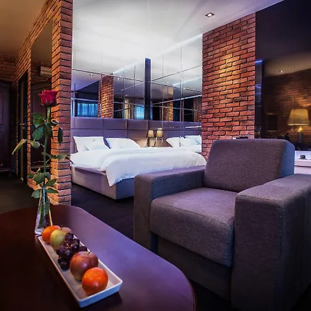 מלון Betmanowska Main Square Adults Only 4*